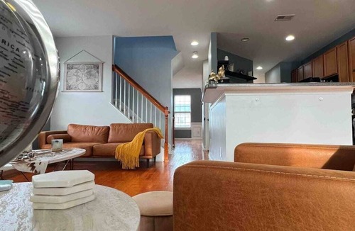 Ladson House | Modern, tranquil townhome 20 minutes from Downtown, Charleston