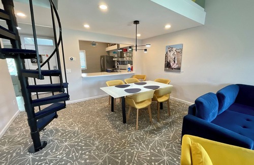 Arcadian Shores Villa | Modern Villa with Resort Perks | 2BR + Loft | 9E Windsor Court
