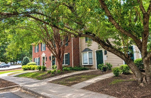 Greensboro House | Monthly Stay Near GSO Airport King Bed