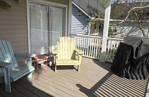 Old Village House | Mount Pleasant Home, minutes to beaches and downtown Charleston