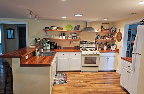 Port Royal House | My Blue Bungalow, huge porch, fenced yard, pet friendly, 30-day minimum required