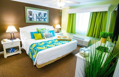 Surfside Beach Resort | Myrtle Beach | Friends Golf Retreat | Pool + Golf | 2BR