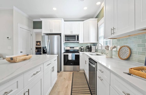 Surfside Beach House | Myrtle Beach Ocean Lakes 5BR Luxury Family Home, 192 Steps to Beach + Free Golf Cart