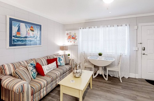 North Myrtle Beach Condo | Nautical beachside condo with pool-view patio - cross street to beach access