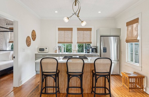 North Charleston Cottage | New 2 King Bed/2 Bath Cottage at Starlight Motor Inn Minutes from Downtown
