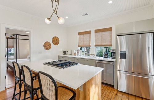 North Charleston Cottage | New 2 King Bed/2 Bath Cottage at Starlight Motor Inn Minutes from Downtown