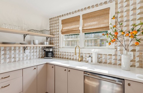 North Charleston Cottage | New 2 King Bed/2 Bath Cottage at Starlight Motor Inn Minutes from Downtown