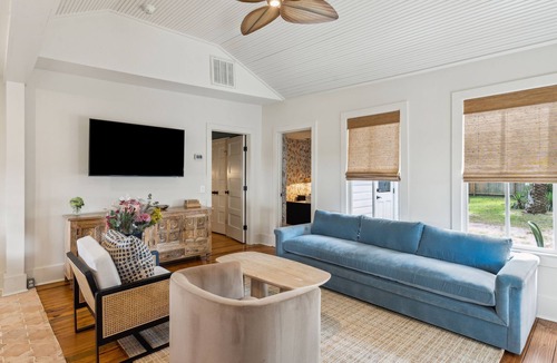 North Charleston Cottage | New 2 King Bed/2 Bath Cottage at Starlight Motor Inn Minutes from Downtown