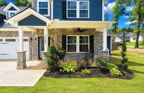 Charlotte House | New 4 bedroom house near Great Wolf Lodge, Motor Speedway and UNCC in Charlotte