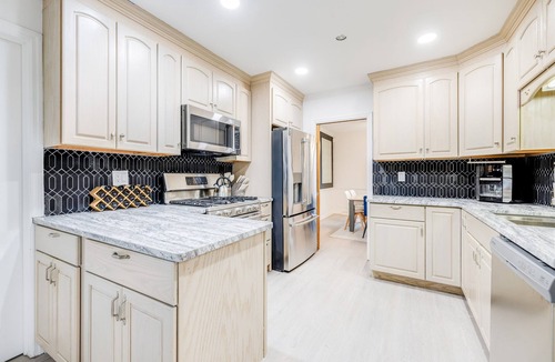 Charleston House | NEW* 4 Bedroom Retreat in North Charleston