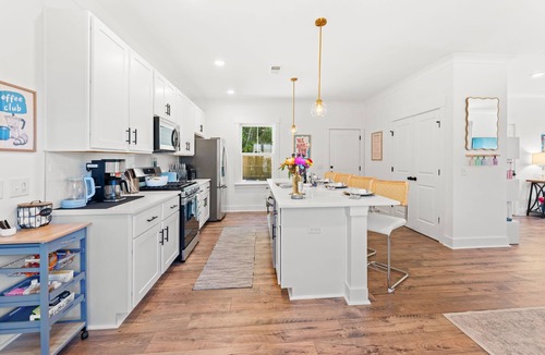 Charleston House | New Build | <10 Mins to Folly & <15 to DT