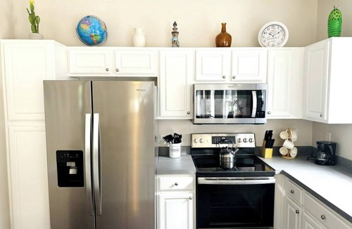Charleston House | NEW! Cozy & Only ~8 Min Drive to Downtown & Beach!