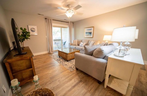 South Beach House | New Finishing Touches Added ! Walk to The Salty Dog South Beach Sleeps 4 Sea Pines
