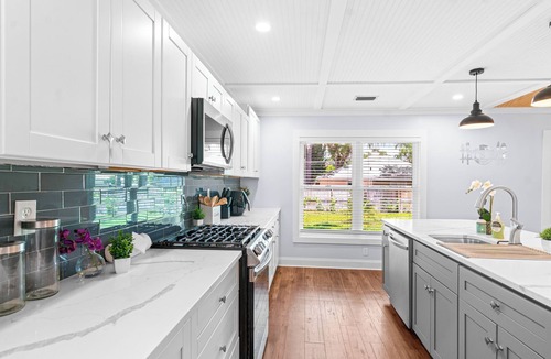 Savannah House | NEW IMMACULATE and quiet 4br Retreat between SAV DownTown & Tybee Island