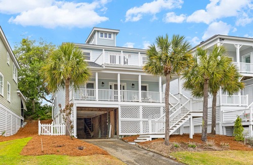 Pelican Bay House | New Listing! Pelican Bay 40 - Golf & Beach Beauty!