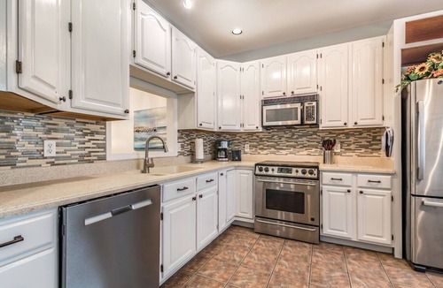 Port Royal Landing House | NEW LISTING! Views of Intracoastal Waterway - Sleep 4