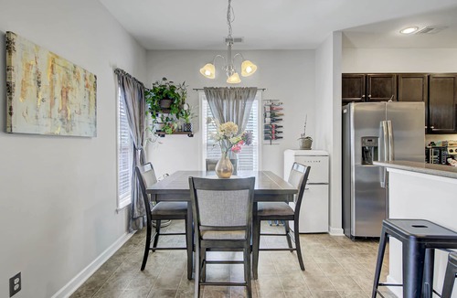 Goose Creek House | *NEW* Luxury & Cozy Entire home, Near Beach & Lakes