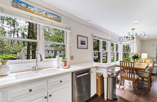Heritage Woods House | NEW TO RENT! Coastal Retreat, Walk to Beach