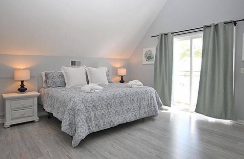Saint Helena Island Cottage | Newly Updated Cottage w/ Amazing Golf Course Views - Near Marina & Beach