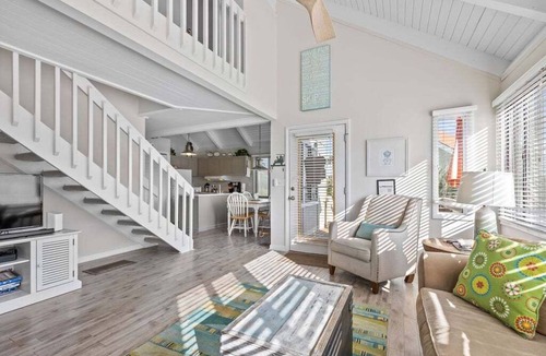 Sealoft Villas Cottage | Nicely Decorated! Great Location! Amenity access included! Neighborhood Pool! No pets