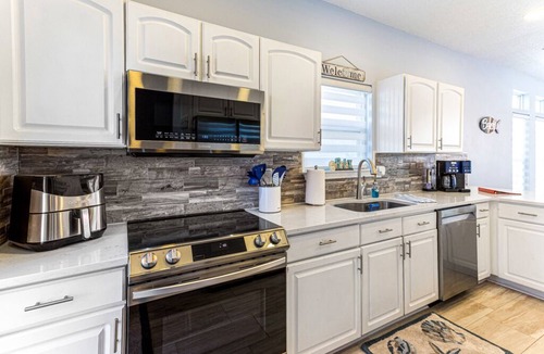 Surfside Beach House | OCEAN LAKES OCEANFRONT SECTION with OCEAN VIEWS 4BR-3BA AHHH-TUNA MATATA - B19