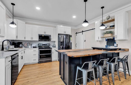 Surfside Beach House | Ocean Lakes Walk to beach! Waterpark! Arcade! Dogs Welcome!