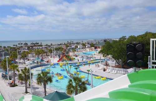 Surfside Beach House | Ocean Lakes Walk to beach! Waterpark! Arcade! Dogs Welcome!
