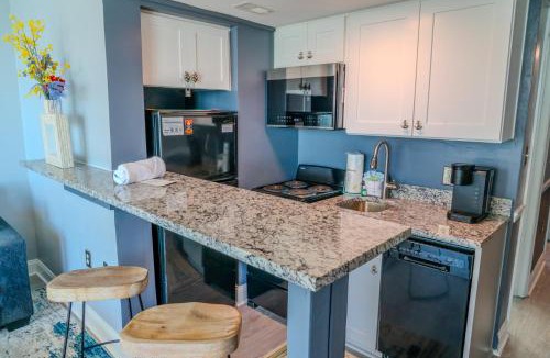 Myrtle Beach House | Ocean View Double Suite! Sleeps 4 Meridian Plaza 705