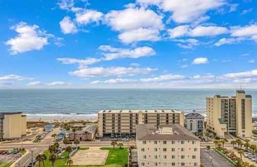 Windy Hill Condo | Ocean View l 5BR l Pool l Sleeps 16 l Luxury Villa