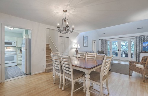 Tarpon Pond Cottage | Ocean Winds Escape by Sandpiper | Near Beach