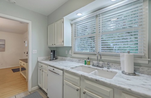 Tarpon Pond Cottage | Ocean Winds Escape by Sandpiper | Near Beach