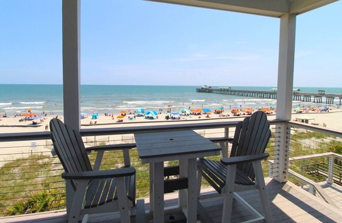 Folly Beach Condo | Oceanfront Corner Condo w/Beautiful Views~Folly Beach Suites 3A