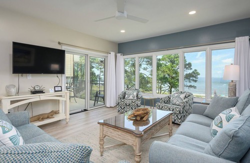 South Beach Condo | Oceanfront | Dolphin & Sunset Views | 2025 Renovation | 1841 Beachside Tennis
