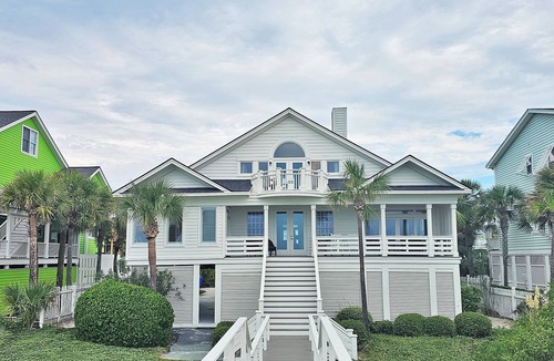 Isle of Palms House | OCEANFRONT/Sleeps 12/PELICAN WATCH/OCEANFRONT DECK