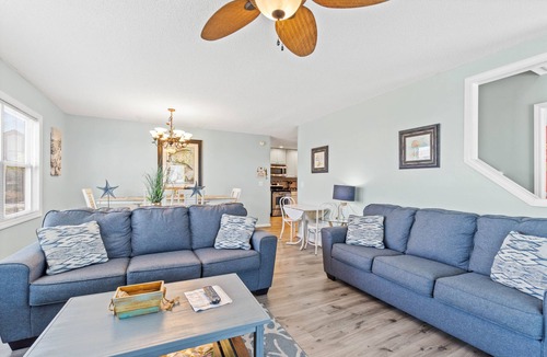 Ocean Isle Beach House | Oceanside/Private Beach Walkway no streets to cross-Sleeps 14, Upscale, Pool