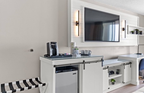 Arcadian Shores Condo | Oceanview Beach Studio in Kingston Resort