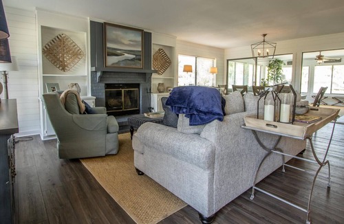 Saint Helena Island House | On the creek, across from the ocean and a short walk to Beach Club and Marina