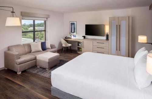 Mount Pleasant Hotel | One Bedroom King Bed with Sofa Bed at Hyatt Place