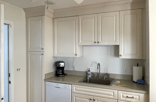 Isle of Palms House | ONE block away from beach! Bright, updated. Pet-friendly. Wheelchair accessible.