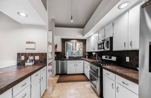 West Beach House | Oyster Rake Oasis: Peaceful Kiawah Island Retreat, Pet Friendly!