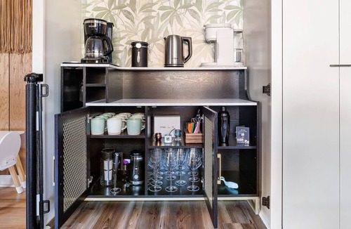 West Ashley House | Palm House Cozy Retreat Close to Everything
