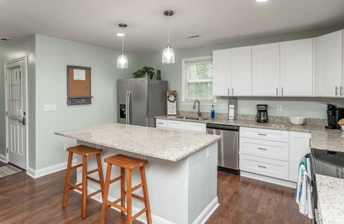 Beaufort House | Palmetto Cottage - Downtown Beaufort - Minutes to Parris Island!