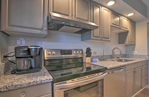 North Litchfield Beach Condo | Pawleys Island Condo Retreat w/Beach Access!