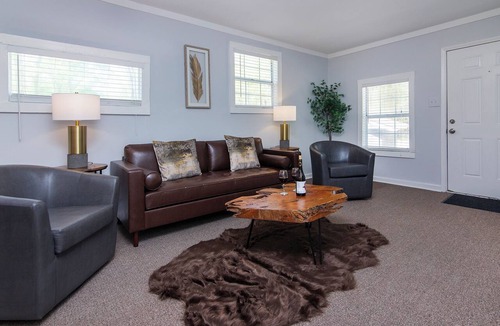 Huntersville Apartment | Peaceful 1BR Apartment for Extended Stays in Huntersville