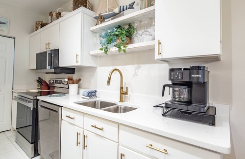 Isle of Palms Condo | Peaceful Marina Views, Pool Access, Relaxing Screened Porch, Easy Stroll/Bike to Restaurants & Beach
