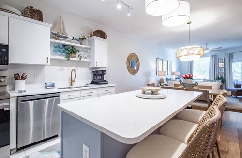 Isle of Palms Condo | Peaceful Marina Views, Pool Access, Relaxing Screened Porch, Easy Stroll/Bike to Restaurants & Beach