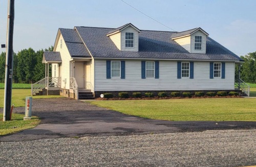 Rains House | Peaceful Retreat at Crawford Farms – Quiet and Comfortable for Work or Relaxing.