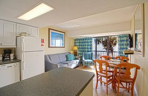 Ocean Drive Apartment | Peppertree Resort l 2br/PSC/#6 · North Myrtle Beach 2BR | Oceanfront & Balcony