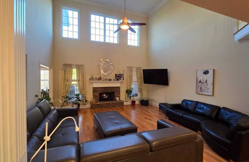Evans House | Perfect 5-bedroom house with AC in wonderful Evans