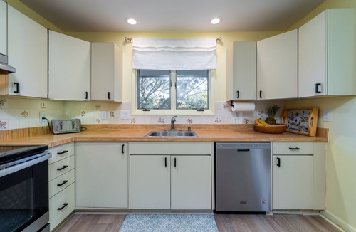 Seabrook Island House | Perfect Beach House Steps to Ocean! Sleeps 10! Amenity access included! Pet Friendly!